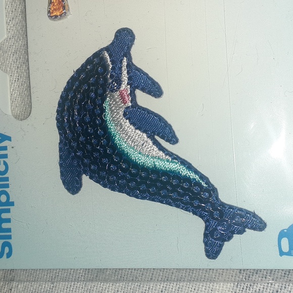 2 Iron on Patches - Picture 3 of 7